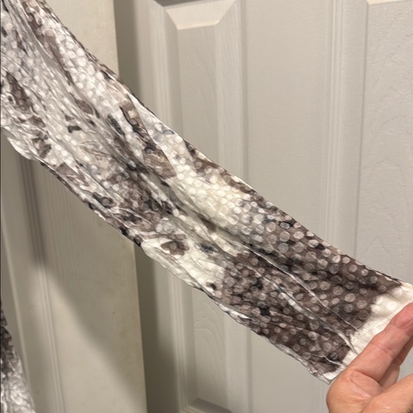 Black and Pink Asymmetrical Blouse with Relaxed Fit - Picture 3 of 11